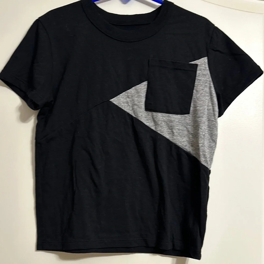 Black and Gray Geometric T-Shirt‎